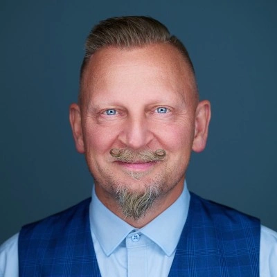 remy_weienga_headshot